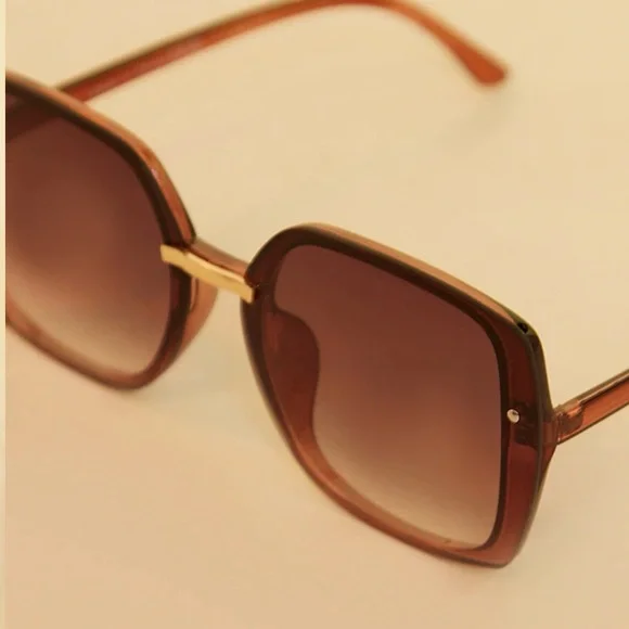 Elegant Purple-Brown Sunglasses
